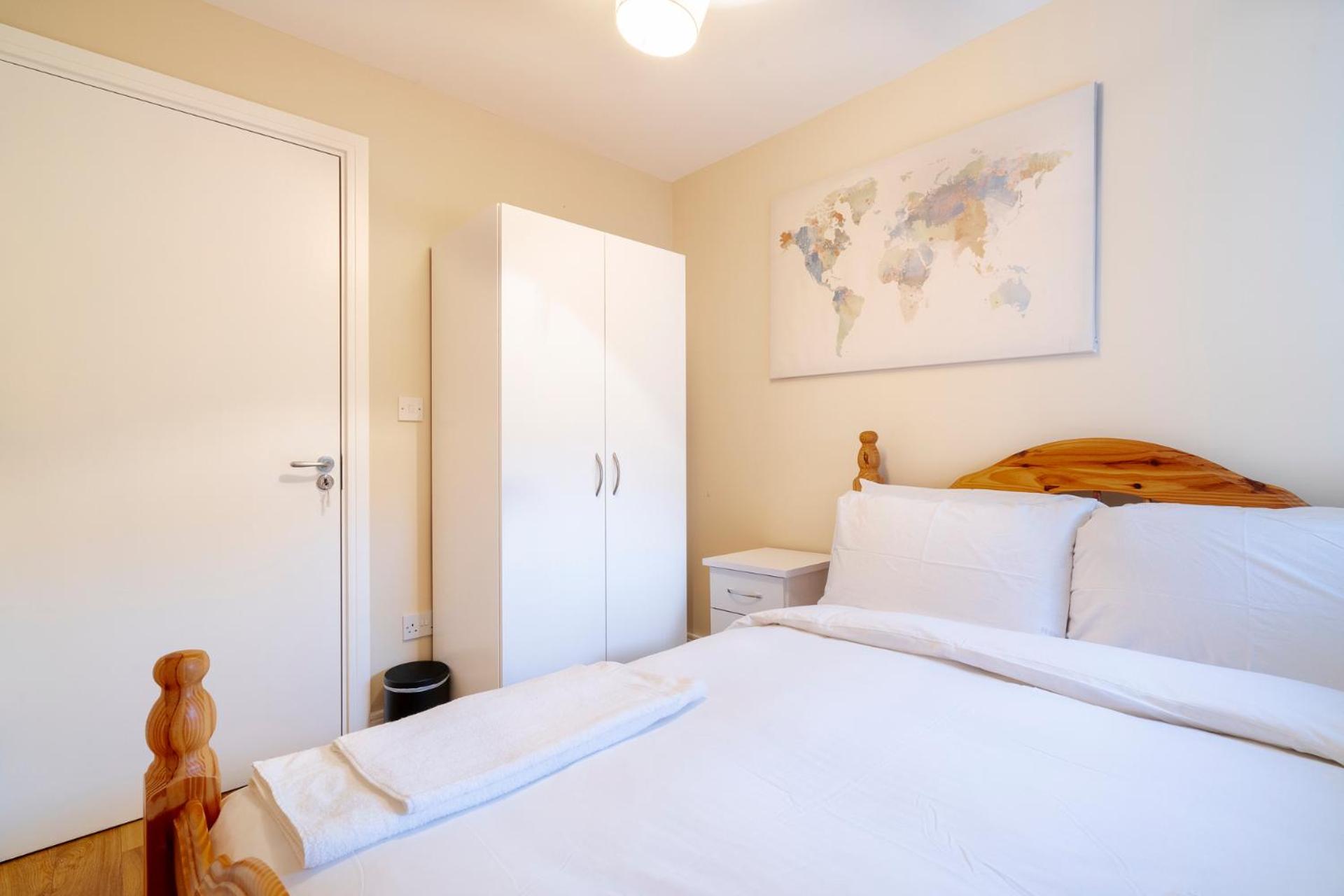 Beautiful 3 Bedroom In Santry Apartment