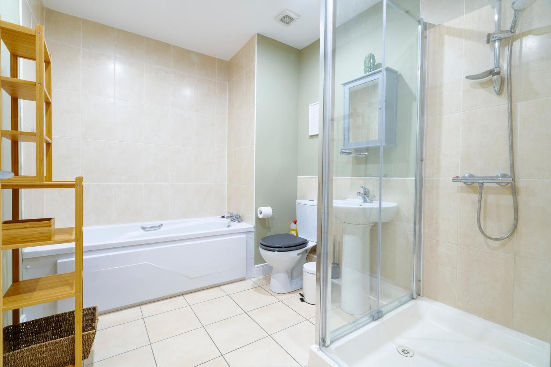 Beautiful 3 Bedroom In Santry Apartment
